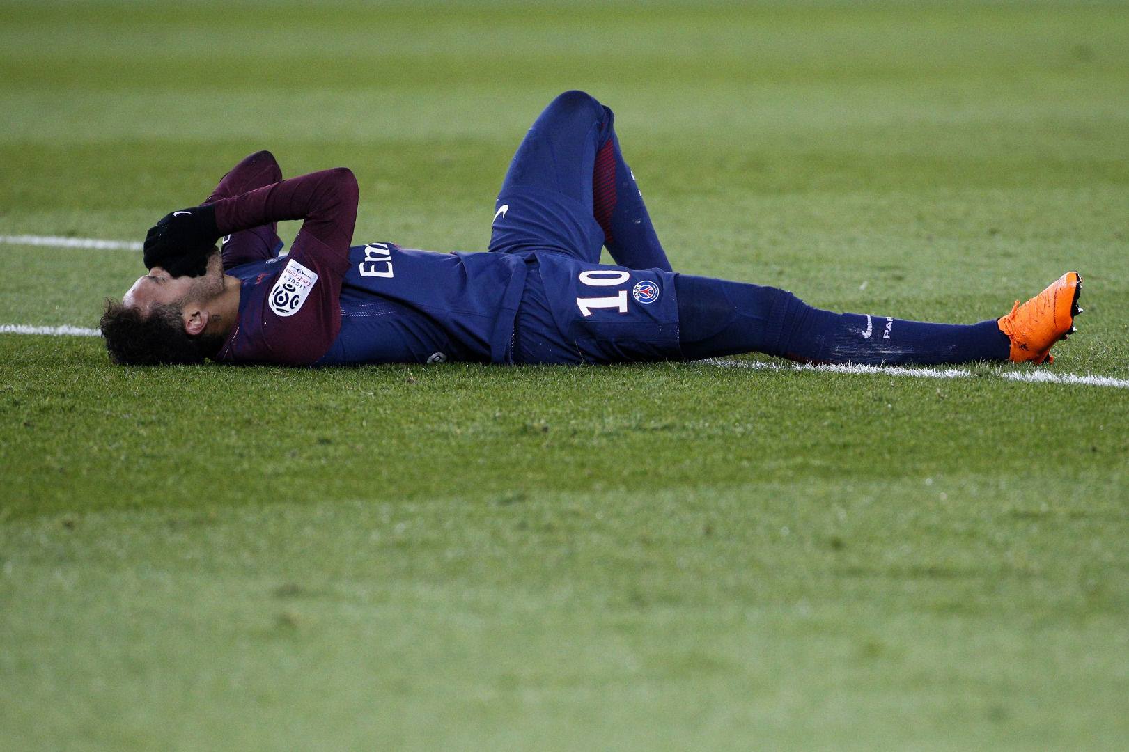 Neymar göz yaşlarını saxlaya bilmədi - FOTOLAR