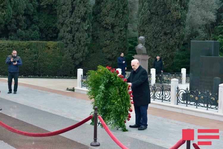 Fəttah Heydərov yenidən Ağsaqqallar Şurasının sədri seçildi