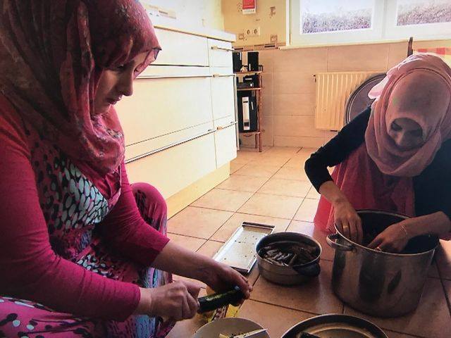 Ayda 7 min müavinət, ikinci arvad və xəbərdarlıq - FOTOLAR