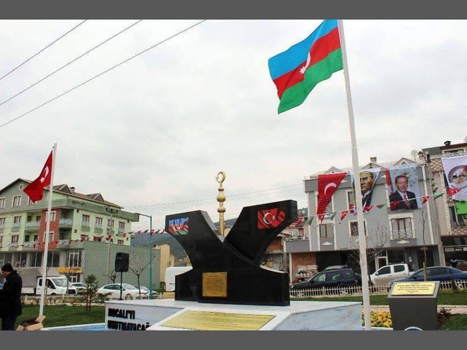Deputat Türkiyədə Xocalı ilə bağlı tədbiri yarımçıq tərk etdi