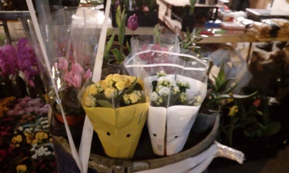 Bakıda 8 mart hazırlıqları: 400 manatlıq gül buketini kimlər alır? – FOTOLAR