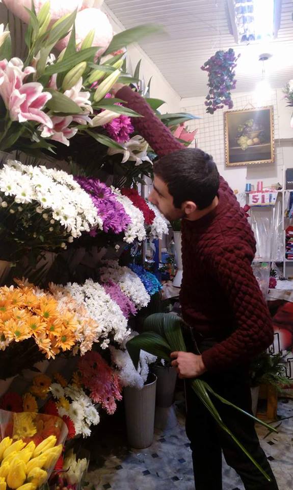 Bakıda 8 mart hazırlıqları: 400 manatlıq gül buketini kimlər alır? – FOTOLAR
