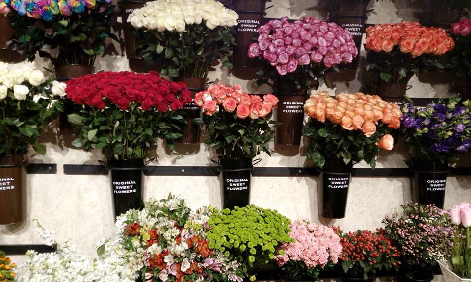 Bakıda 8 mart hazırlıqları: 400 manatlıq gül buketini kimlər alır? – FOTOLAR