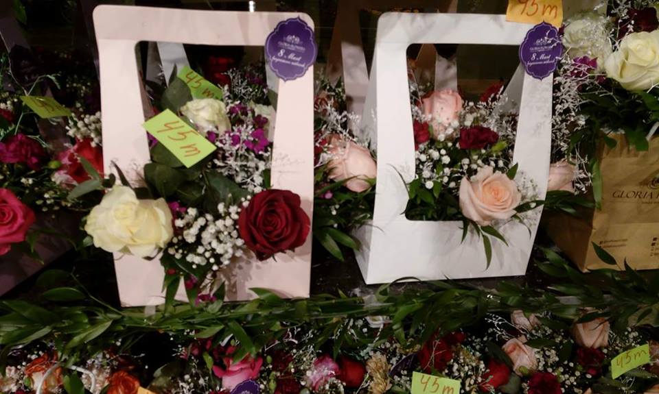 Bakıda 8 mart hazırlıqları: 400 manatlıq gül buketini kimlər alır? – FOTOLAR