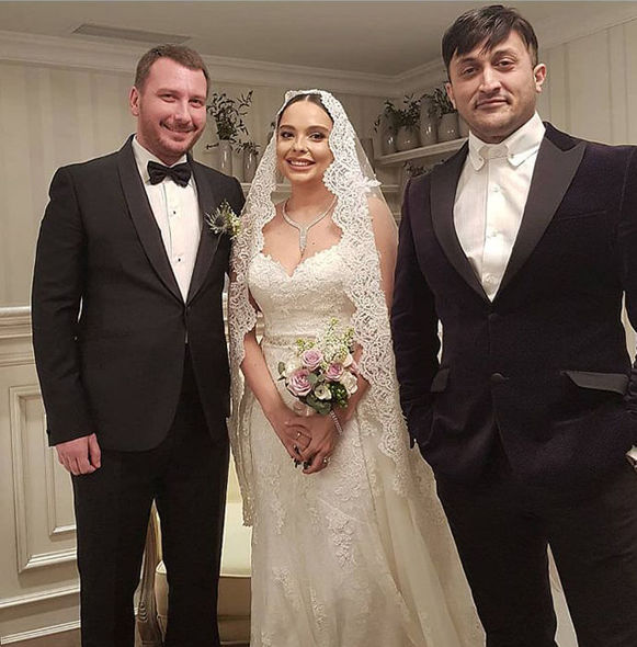 Azərbaycanlı müğənni tanınmış biznesmenlə evləndi – FOTOLAR