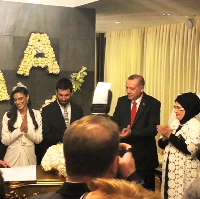 Arda Turanla ailə quran Aslıhana toy günü qara xəbər gəldi - FOTO