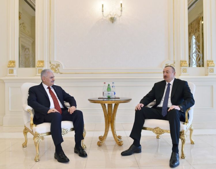 İlham Əliyev Türkiyə baş naziri ilə görüşdü