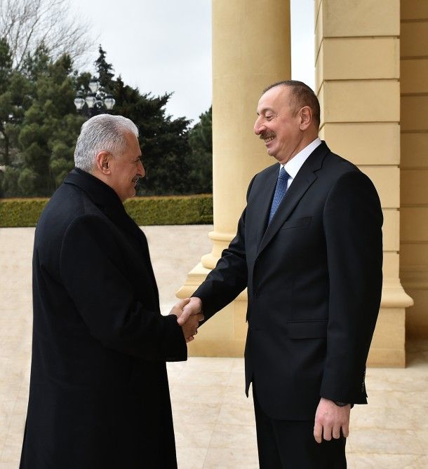 İlham Əliyev Türkiyə baş naziri ilə görüşdü