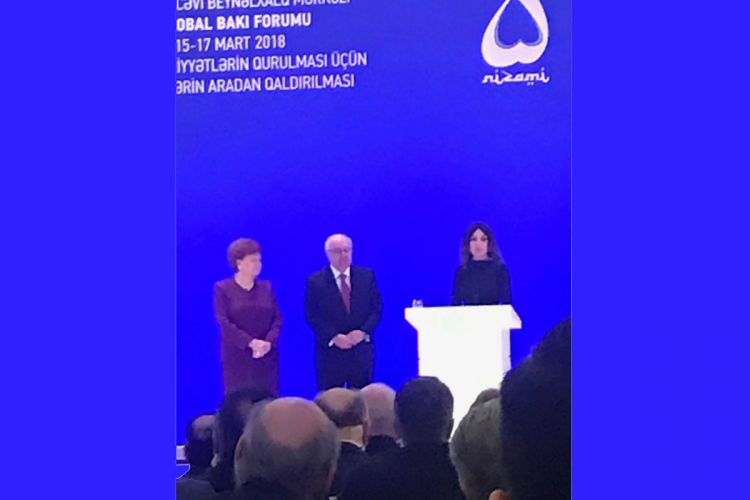 Mehriban Əliyevaya Nizami Gəncəvi Beynəlxalq Mükafatı təqdim olundu - FOTO