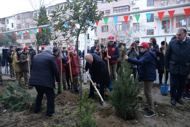 Nəsimi rayonunda bayram ərəfəsində növbəti “Abad həyət” sakinlərin istifadəsinə verildi