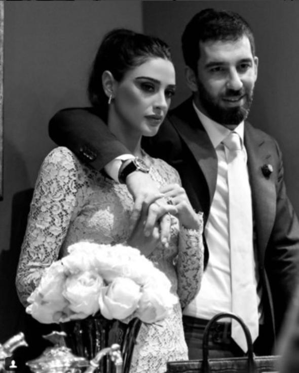 Arda Turanın arvadının 600 minlik üzüyü: Satıb 2 dənə ev almaq olar - FOTO