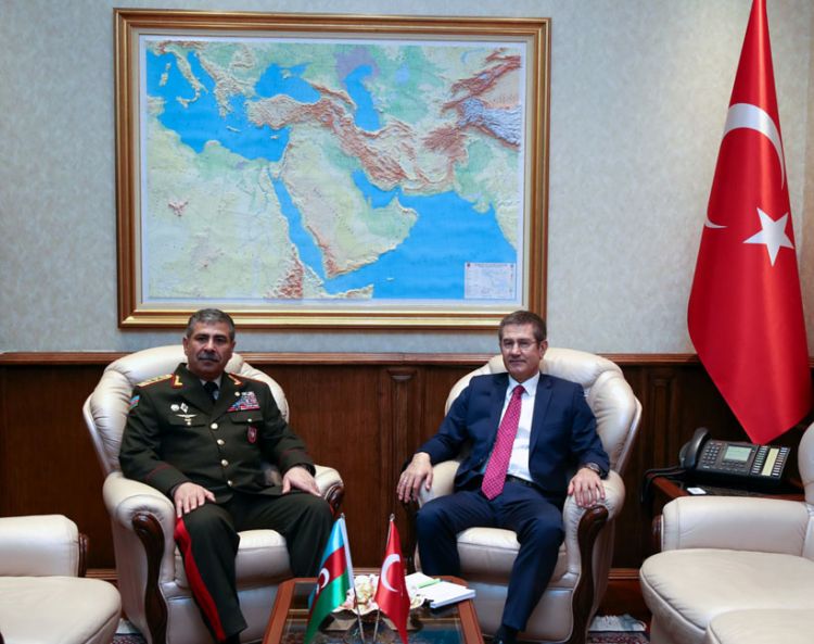 Azərbaycan və Türkiyə müdafiə nazirləri Ankarada görüşdülər