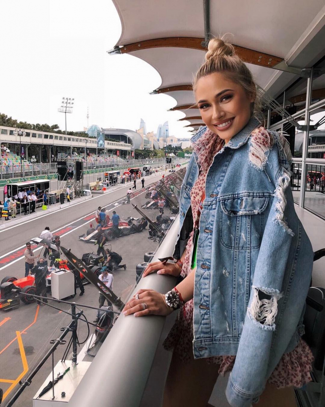 “Formula 1”ə görə Bakıya gələn erotik gözəllər - FOTOLAR