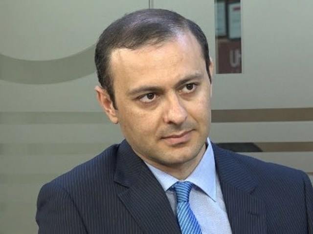Paşinyan “Qərbin adamı”nı Təhlükəsizlik Şurasının katibi təyin etdi