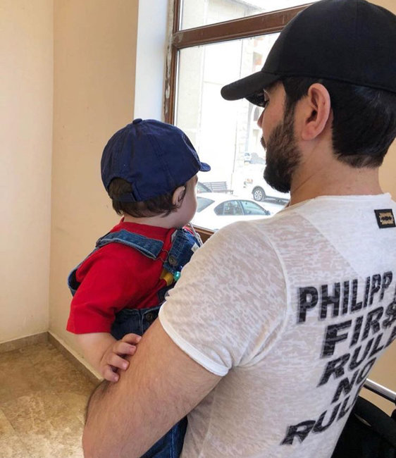 Müğənni Elçinin oğlu ilə bu fotosuna tərif yağdı