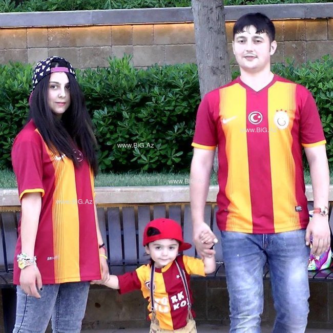 9 yaşlı uşağa aşiq olduğu iddia edilən müəllimin xanımıyla TOY FOTOSU