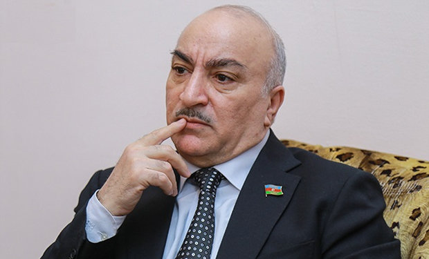 Şəhid ailələrinə pul paylamaq istəyən Füzuli Məmmədova deputatlardan CAVAB
