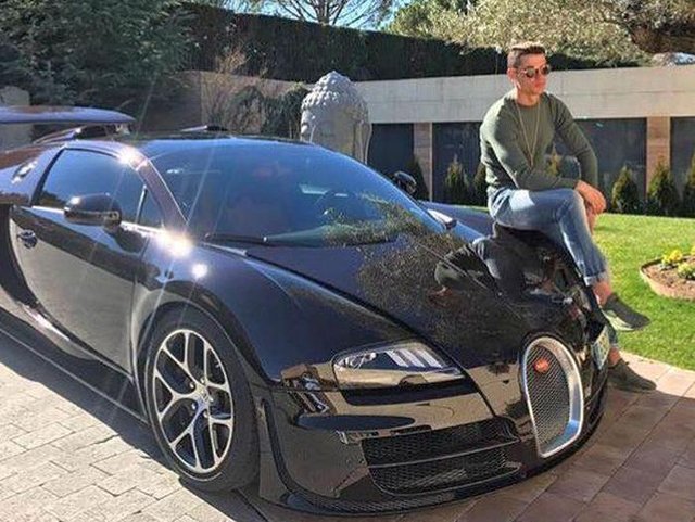 Ronaldo maşınlarını satsa, Türkiyənin ən bahalı klubuna sahib olar- Fotolar