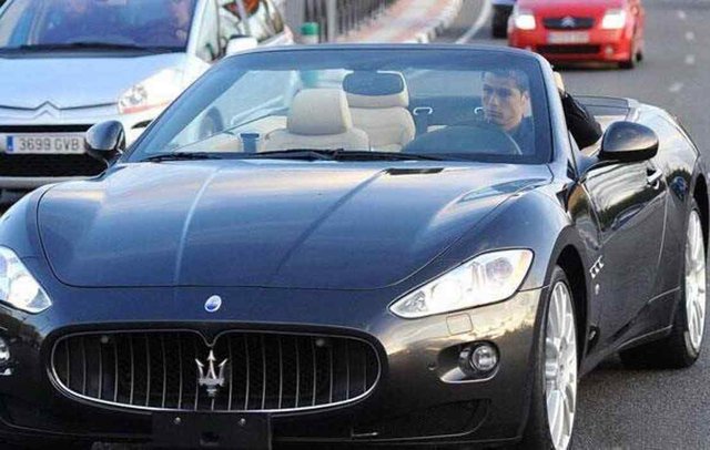 Ronaldo maşınlarını satsa, Türkiyənin ən bahalı klubuna sahib olar- Fotolar