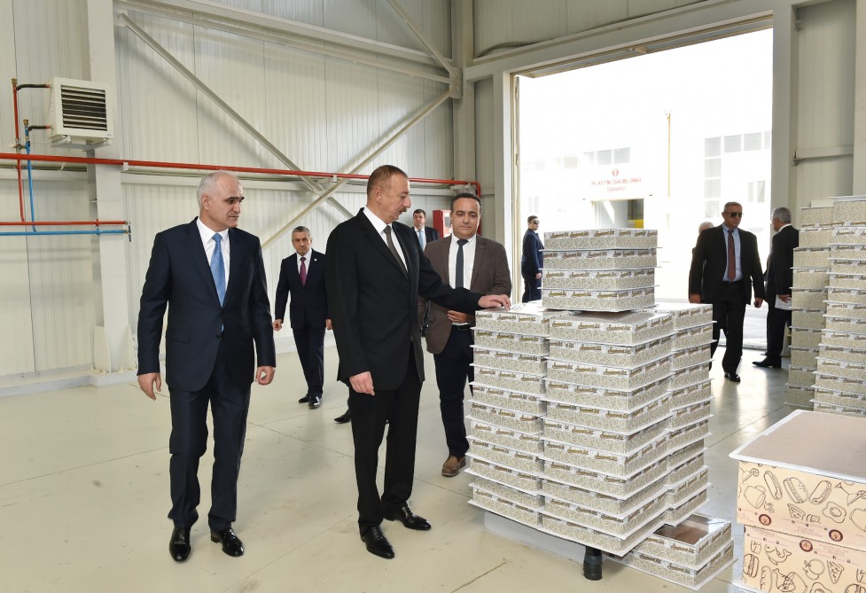 İlham Əliyev - Azərbaycanı inamla irəli aparan Prezident