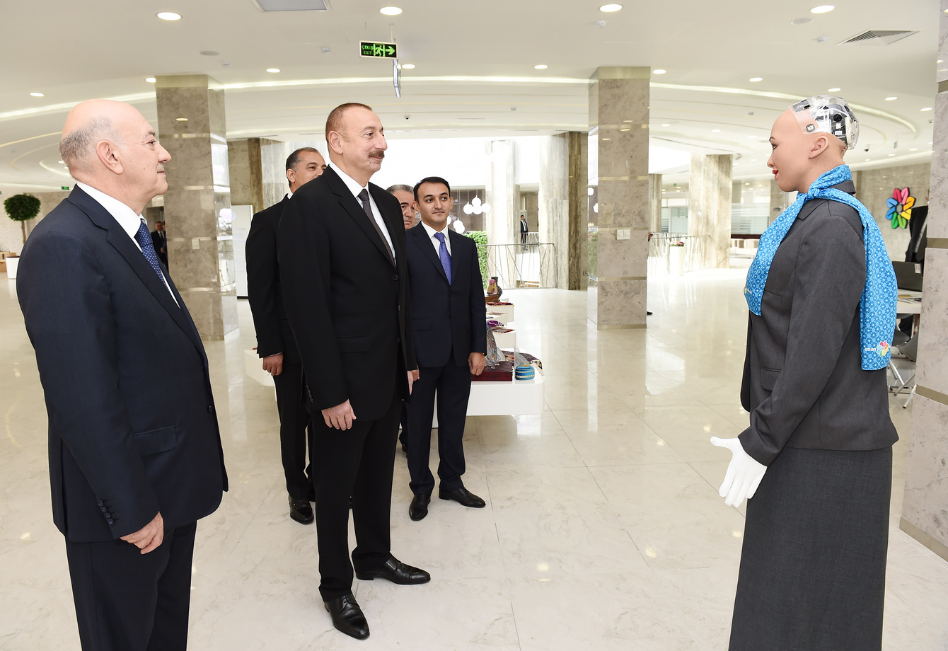 İlham Əliyev - Azərbaycanı inamla irəli aparan Prezident