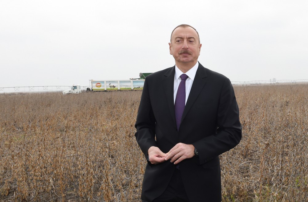 İlham Əliyev - Azərbaycanı inamla irəli aparan Prezident