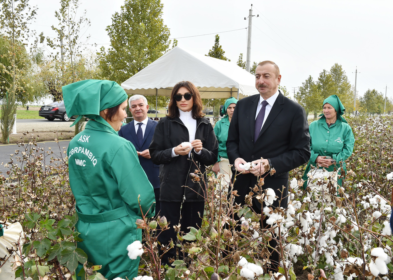 İlham Əliyev - Azərbaycanı inamla irəli aparan Prezident