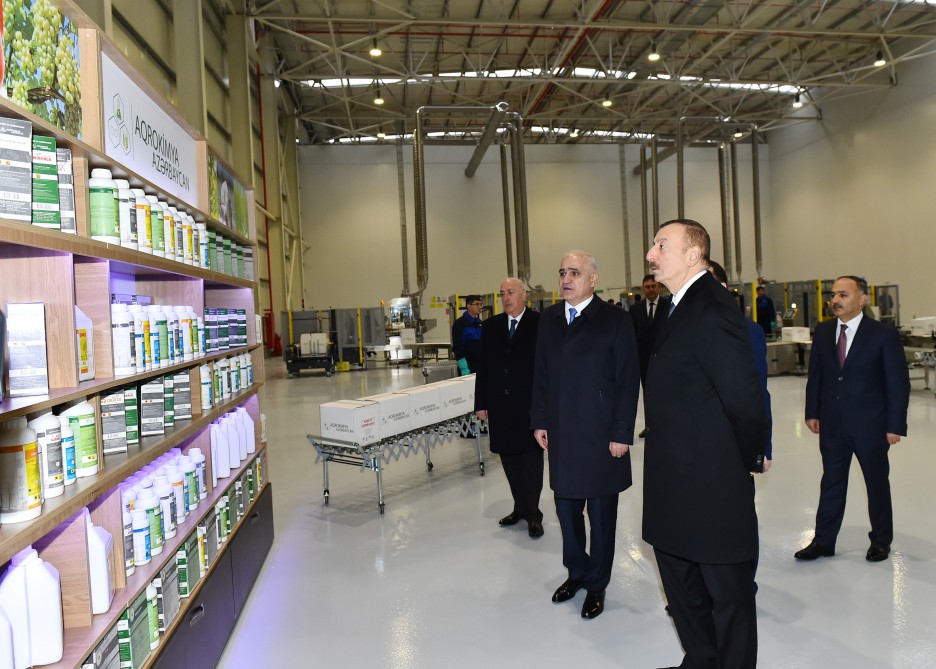 İlham Əliyev - Azərbaycanı inamla irəli aparan Prezident