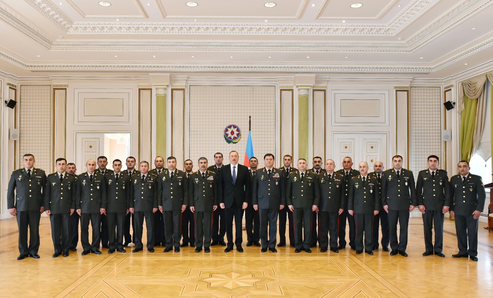 İlham Əliyev - Azərbaycanı inamla irəli aparan Prezident