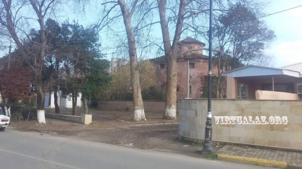 Lənkəranda tarixi abidə dağıdılır- Foto