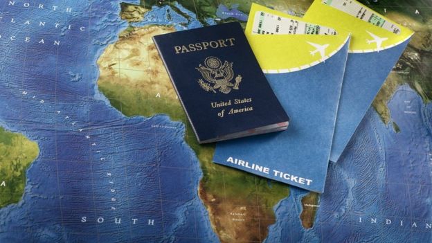 Pasportsuz dünyanı gəzmək olarmı? Bu status yalnız kraliçaya məxsusdur-Fotolar