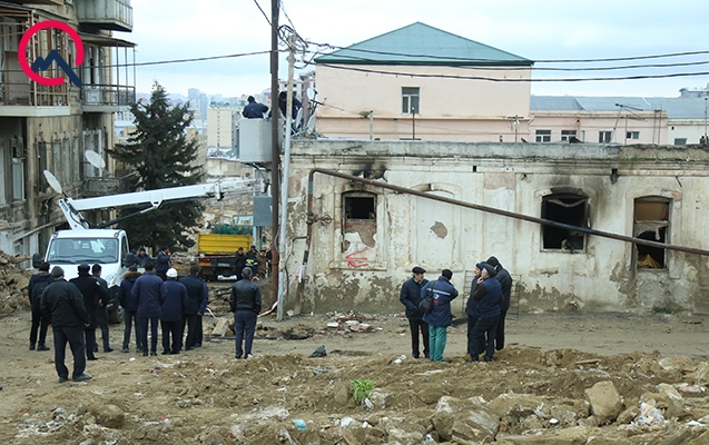 3 nəfərin yanaraq can verdiyi evdən - Fotolar