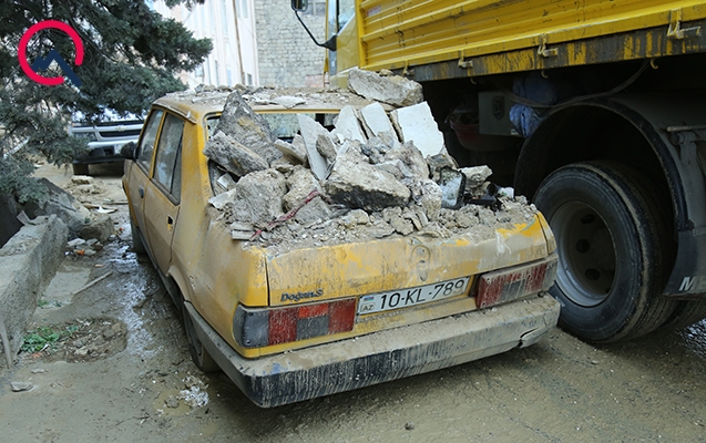 3 nəfərin yanaraq can verdiyi evdən - Fotolar