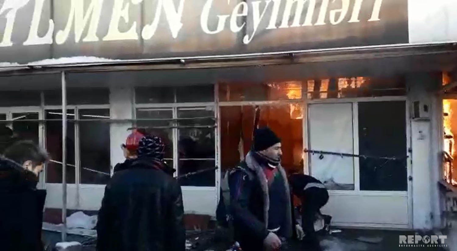 Qubada ticarət mərkəzində güclü yanğın - VİDEO