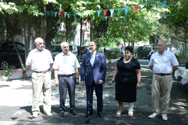 Nəsimi rayonunda vətəndaşların səyyar qəbulu - FOTOLAR