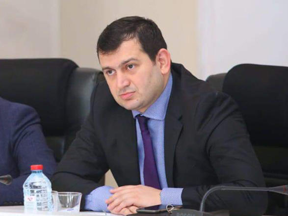 İnternet Azərbaycanda insanların həyatına, onların boşanmasına təsir edir
