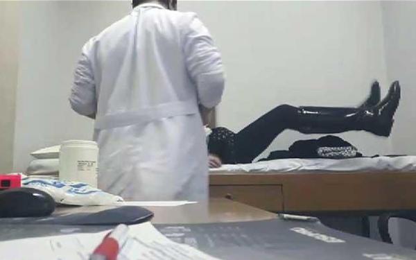 Tanınmış həkim qadınları çılpaq çəkib rus saytlarına qoyurmuş