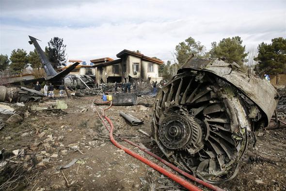 İranda “Boeing-707” təyyarəsi qəzaya uğradı, 15 ÖLÜ- Yeniləndi -Foto
