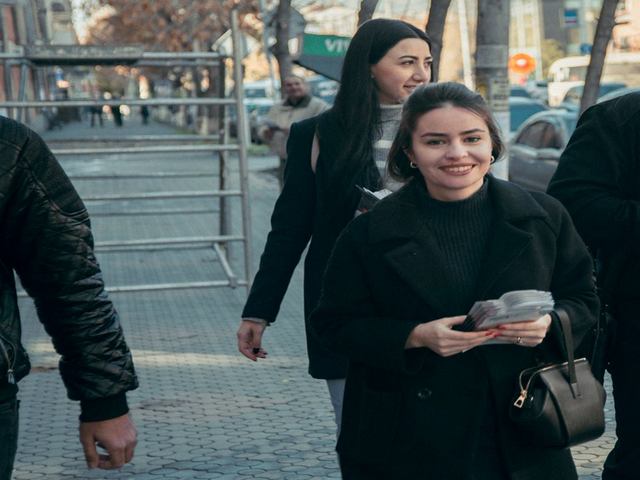 Ermənistanın ən gənc deputatı – FOTOLAR