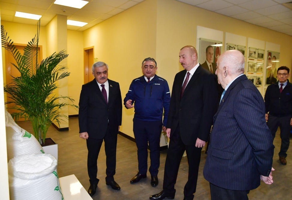 İlham Əliyev Sumqayıtda zavodunun açılışında iştirak edib - FOTOLAR
