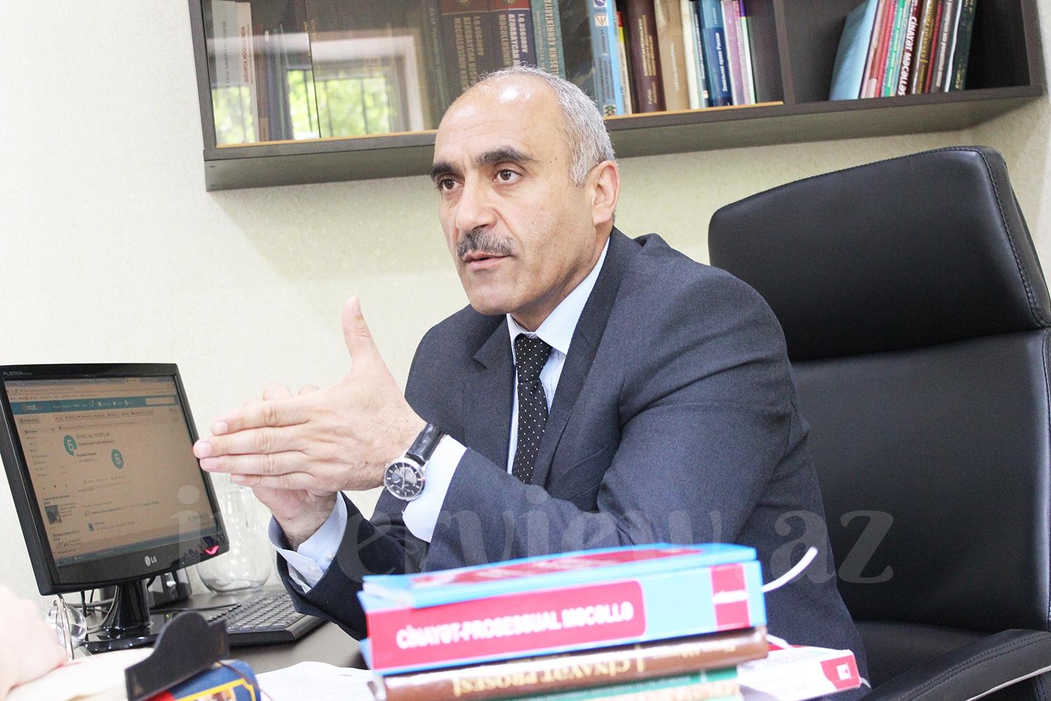 Vəzifəlilərin işinə yaramayan dayanma, durma qaydaları ləğv oluna bilər?
