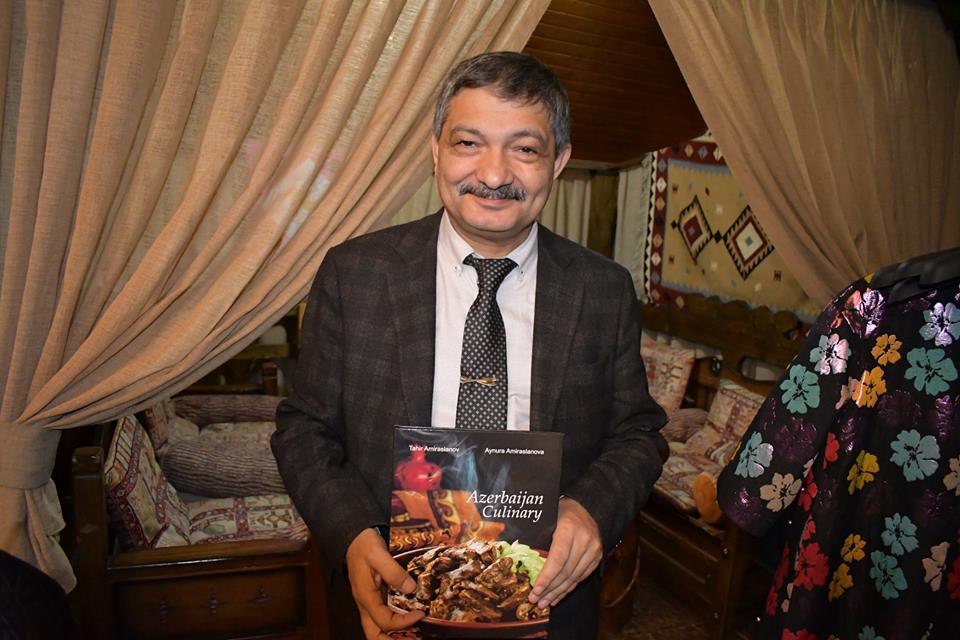 Bu, qadın önündə dizi üstə duran kişidə yaranır... – Tahir Əmiraslanovla şok müsahibə