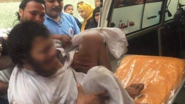Misirdə dəhşət: Ana doğma oğlunu 10 il işıqsız otaqda bağlı saxlayıb – Foto