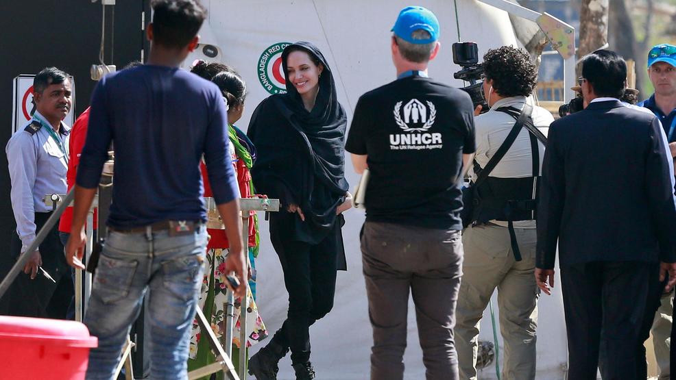 Ancelina Coli arakanlı müsəlmanlara baş çəkdi - FOTOLAR