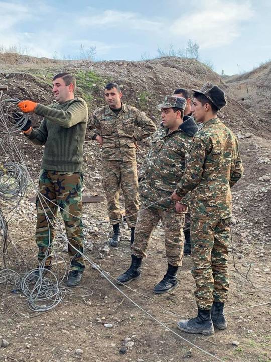 Düşmən Qarabağ səngərlərində yeni termal müşahidə cihazları quraşdırır?- FOTOLAR...