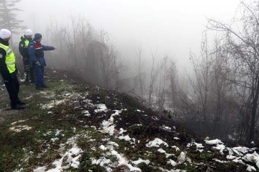 Yol kənarındakı zibilliyə atılan çamadandan GÖRÜN NƏ ÇIXDI - FOTOLAR