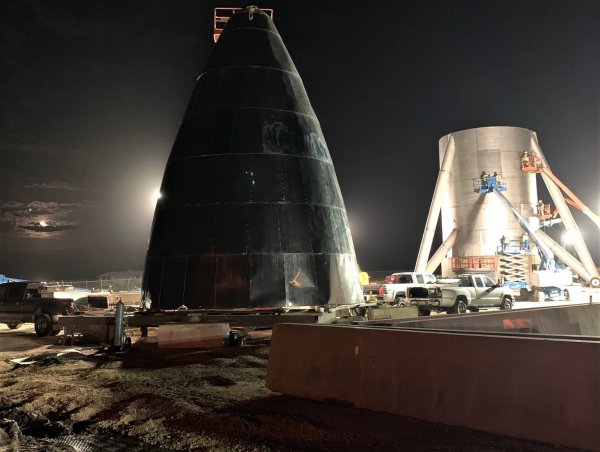 Elon Musk Marsa gediş biletinin qiymətini açıqladı