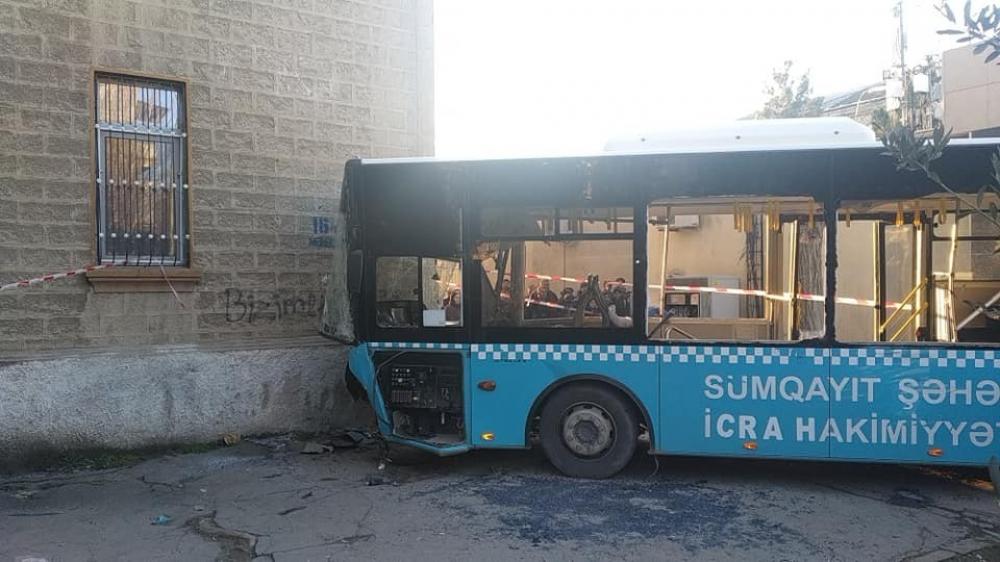 Sumqayıtda dəhşətli qəza baş verib - FOTO