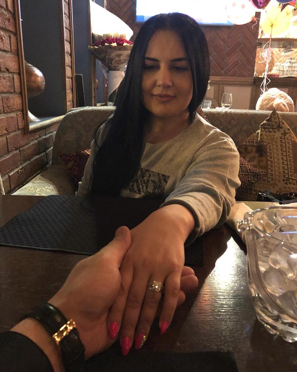 Aşıq Ulduzun müğənni qızı nişanlandı – FOTO