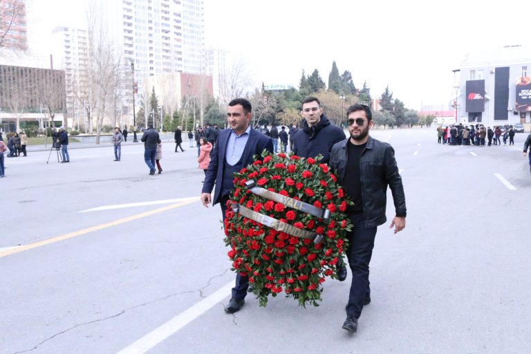 “SƏHLİYALI” ŞİRKƏTİNİN ƏMƏKDAŞLARI “ANA HARAYI” ABİDƏSİNİ ZİYARƏT EDİB